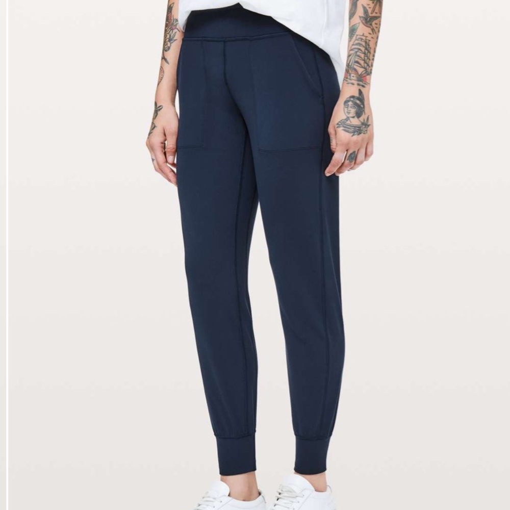 Lululemon 2 Align Jogger *28" in True Navy